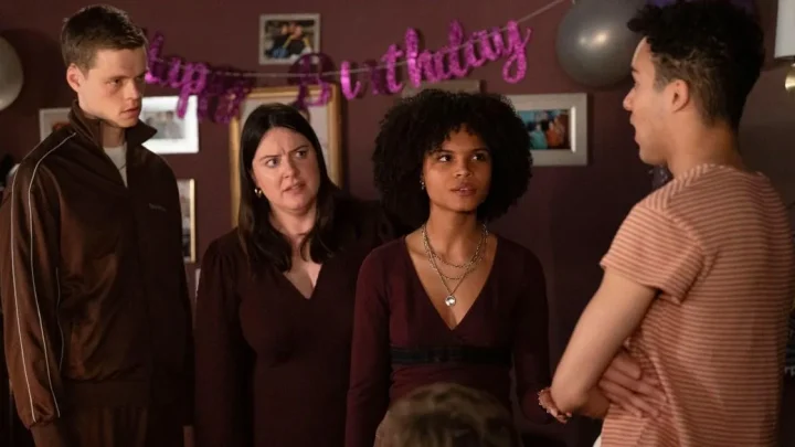 Seriously awkward STI discovery rocks Oscar and the twins in EastEnders