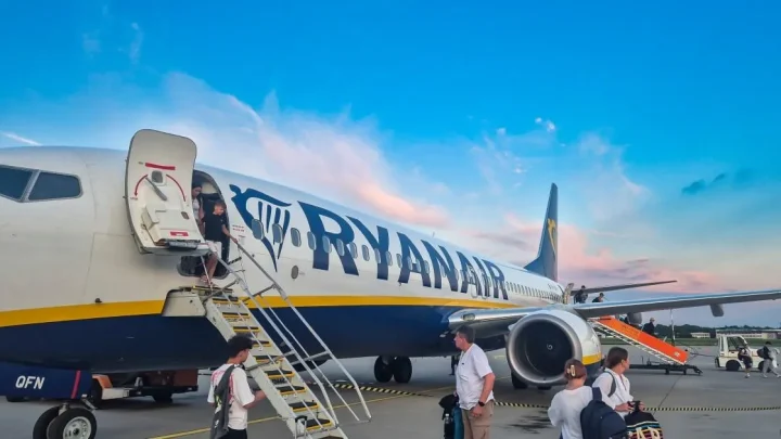 Ryanair accused of changing reason for flight delay to avoid compensation