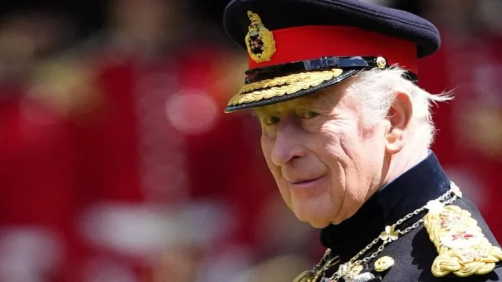King and Queen quit Buckingham Palace despite £369,000,000 facelift