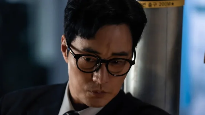 Netflix fans ‘already hooked’ on Korean spy thriller soaring up top 10 ranking