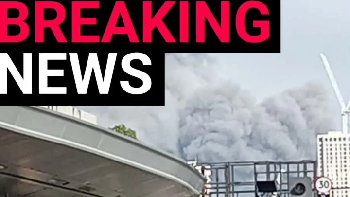 Huge recycling centre fire by railway near London Bridge sparks travel chaos